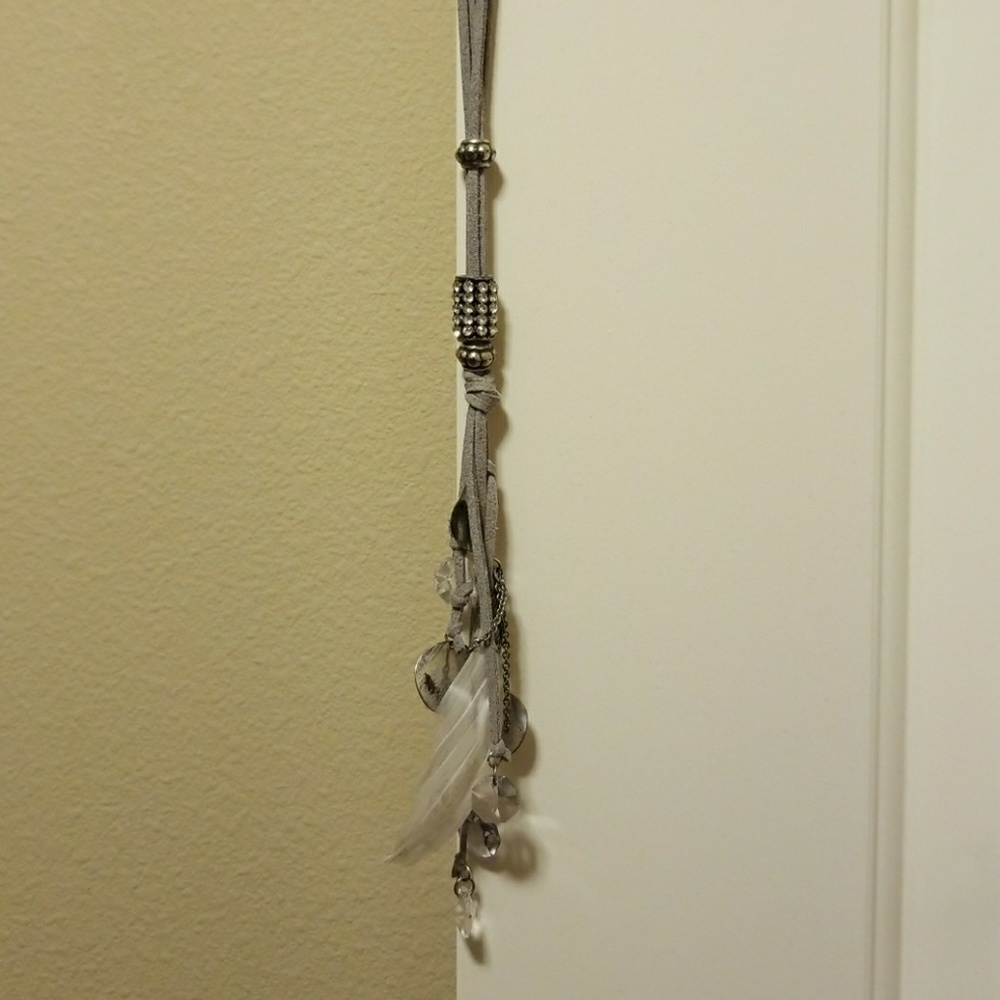 Feather Gray / silver necklace